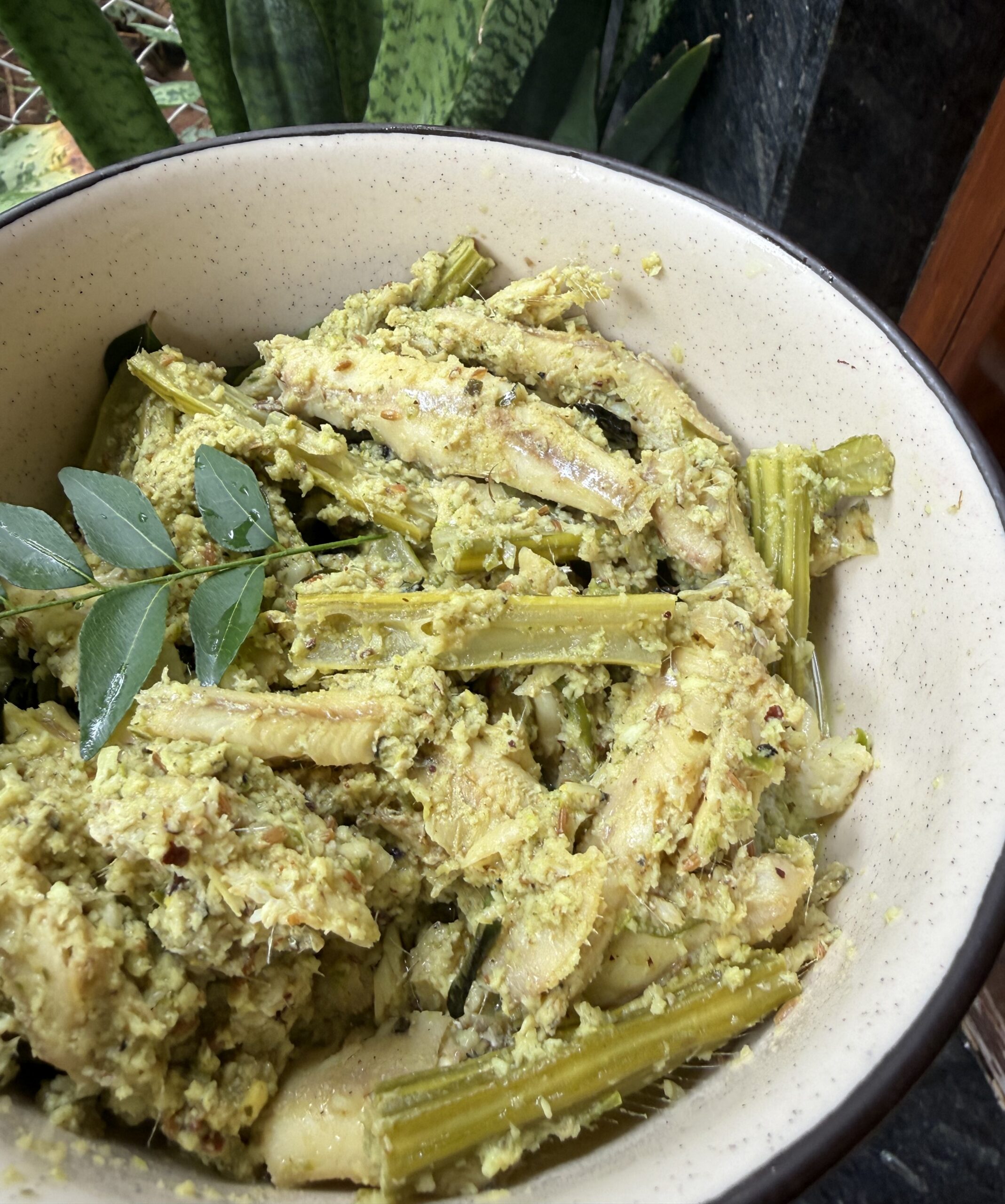 Netholi Meen Aviyal | Kerala Style Anchovy Aviyal